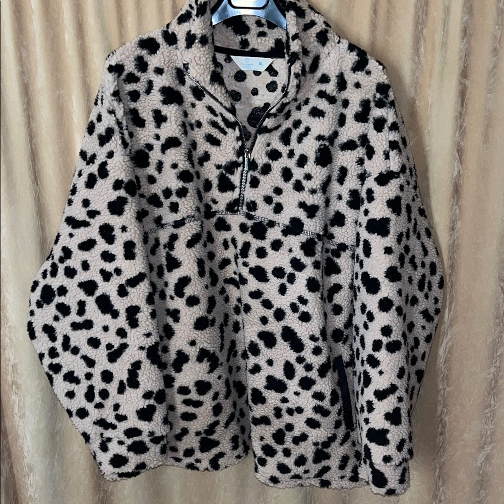 Primark Black and Cream Leopard Spotted Fleece oversized fits large to 3x